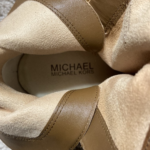 Michael Kors Ankle Boots Suede Tan/Brown w/ankle wrap straps & Gold Metal Studs - Picture 10 of 14